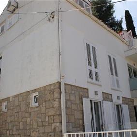 1 Bedroom First Floor Apartment with Balcony and Sea View in Cavtat, Sleeps 2-4
